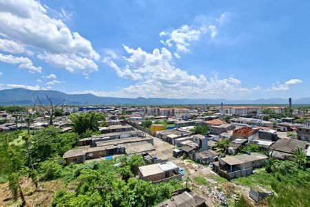 Vista da sala de apartamento para alugar com 2 quartos, 40m² em Vila Sonia, Praia Grande