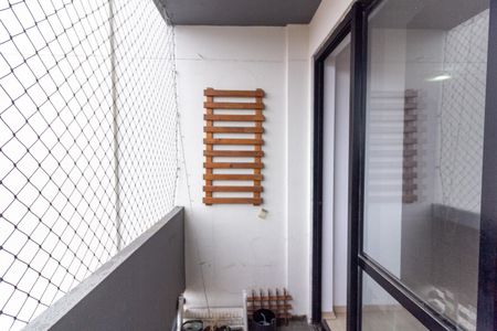 Varanda de apartamento para alugar com 3 quartos, 76m² em Jardim Luanda, São Paulo