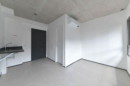 Quarto de kitnet/studio para alugar com 1 quarto, 18m² em Santo Amaro, São Paulo