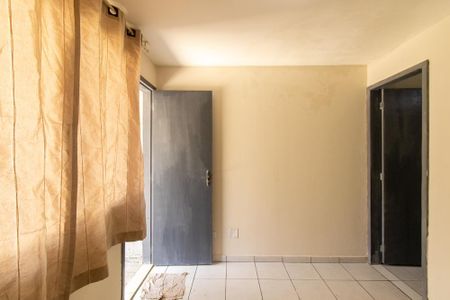 Sala de casa para alugar com 1 quarto, 35m² em Sítio Cercado, Curitiba