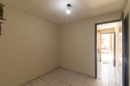 Quarto de casa para alugar com 1 quarto, 35m² em Sítio Cercado, Curitiba