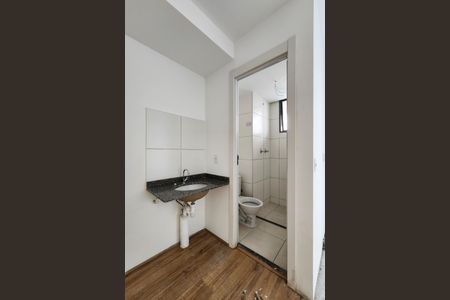 Banheiro de kitnet/studio à venda com 1 quarto, 30m² em Santo Cristo, Rio de Janeiro