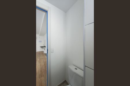 Banheiro de kitnet/studio à venda com 1 quarto, 30m² em Santo Cristo, Rio de Janeiro