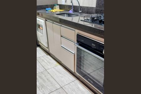 Cozinha de casa para alugar com 4 quartos, 220m² em Jardim Maria Augusta, Taubaté