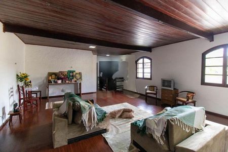 Casa à venda com 4 quartos, 290m² em Itaipu, Niterói