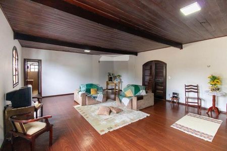 Casa à venda com 4 quartos, 290m² em Itaipu, Niterói