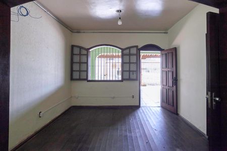 Sala de casa à venda com 4 quartos, 210m² em Ressaca, Contagem