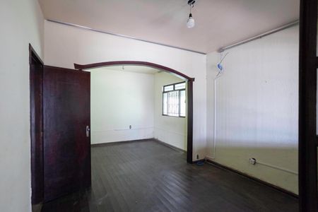 Sala de casa à venda com 4 quartos, 210m² em Ressaca, Contagem