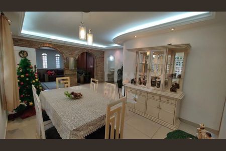 Casa à venda com 3 quartos, 206m² em Interlagos, São Paulo