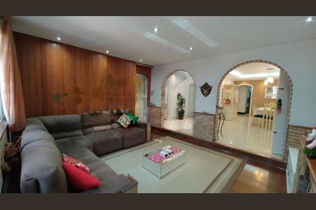 Casa à venda com 3 quartos, 206m² em Interlagos, São Paulo