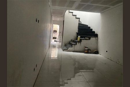 Casa à venda com 3 quartos, 106m² em Jardim Sabara, São Paulo