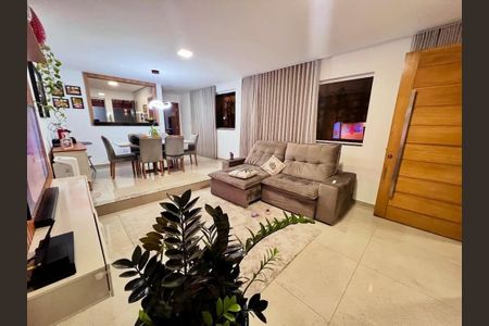 Casa à venda com 3 quartos, 180m² em Rio Branco, Belo Horizonte