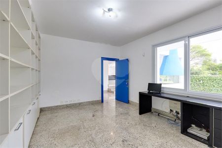 Casa à venda com 4 quartos, 400m² em Jardim Cordeiro, São Paulo