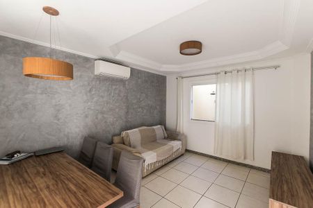 Sala de casa de condomínio para alugar com 4 quartos, 128m² em Praia do Flamengo, Salvador