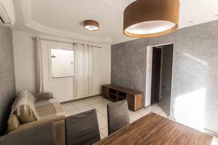 Sala de casa de condomínio para alugar com 4 quartos, 128m² em Praia do Flamengo, Salvador