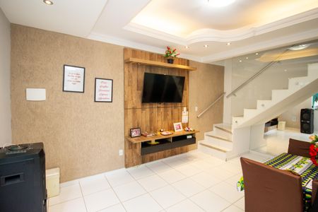 Sala de casa à venda com 3 quartos, 140m² em Sapucaia Ii, Contagem