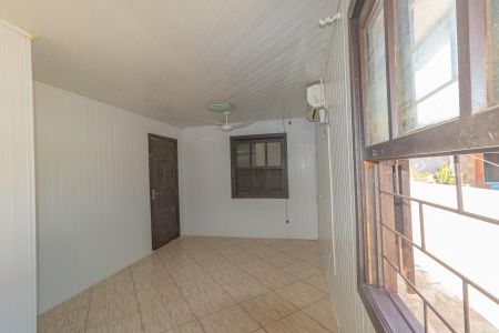 Sala de casa à venda com 2 quartos, 160m² em Harmonia, Canoas