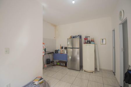 Sala de casa de condomínio para alugar com 1 quarto, 30m² em Coelho, São Gonçalo