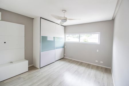 Suíte master de casa de condomínio à venda com 4 quartos, 471m² em Residencial 18 do Forte, Santana de Parnaíba