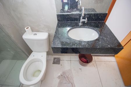 Banheiro da Suíte de apartamento à venda com 2 quartos, 60m² em Alvorada, Contagem