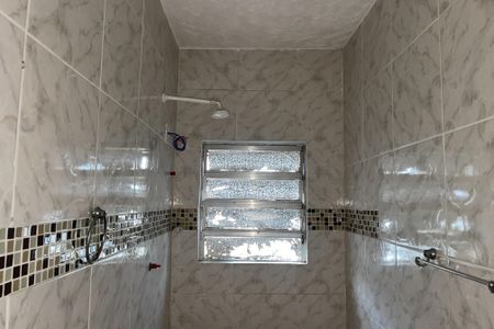 Banheiro de apartamento para alugar com 1 quarto, 55m² em Engenho do Porto, Duque de Caxias