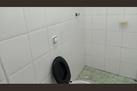 Banheiro de casa de condomínio para alugar com 2 quartos, 51m² em Aviação, Praia Grande