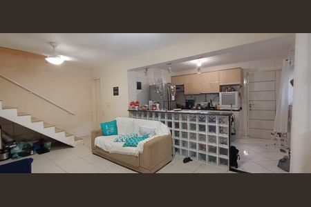 Sala de casa para alugar com 3 quartos, 108m² em Olaria, Rio de Janeiro