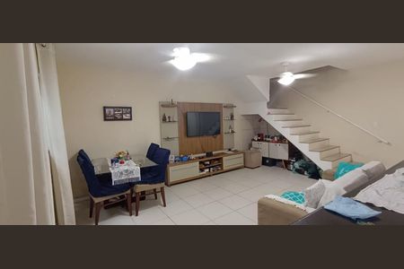 Sala de casa para alugar com 3 quartos, 108m² em Olaria, Rio de Janeiro