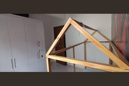 Quarto de casa para alugar com 3 quartos, 108m² em Olaria, Rio de Janeiro