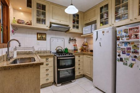 Cozinha de casa de condomínio à venda com 2 quartos, 175m² em Jardim Isabel, Porto Alegre