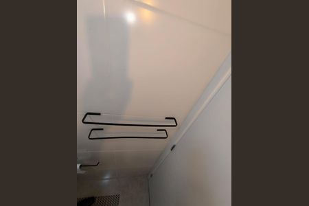 Banheiro de apartamento à venda com 2 quartos, 51m² em Vila Nogueira, Diadema