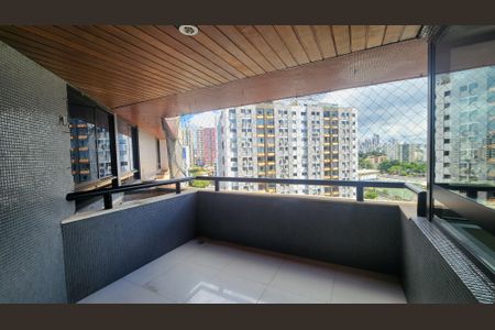 Sala- varanda de apartamento para alugar com 4 quartos, 268m² em Pituba, Salvador