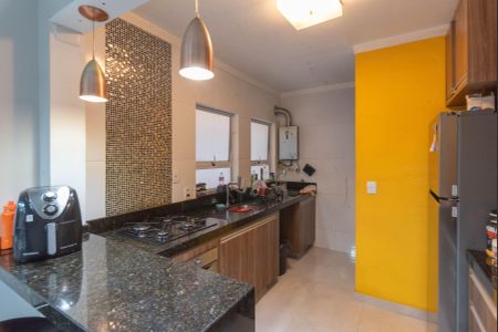 Cozinha de apartamento à venda com 2 quartos, 72m² em Vila Marieta, Campinas