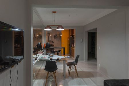Sala de apartamento à venda com 2 quartos, 72m² em Vila Marieta, Campinas