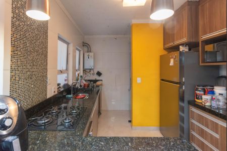 Cozinha de apartamento à venda com 2 quartos, 72m² em Vila Marieta, Campinas