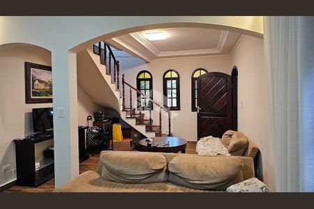 Casa à venda com 3 quartos, 217m² em Vila Picinin, São Paulo