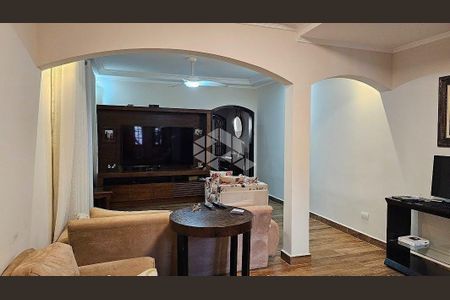 Casa à venda com 3 quartos, 217m² em Vila Picinin, São Paulo