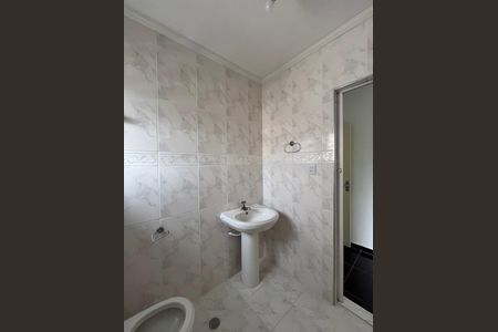 Banheiro da Suíte de casa para alugar com 2 quartos, 90m² em Jardim Sao Saverio, São Paulo