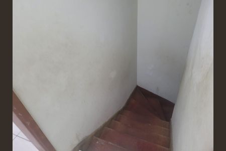 Escada de casa para alugar com 2 quartos, 100m² em Vila Santana, São Paulo