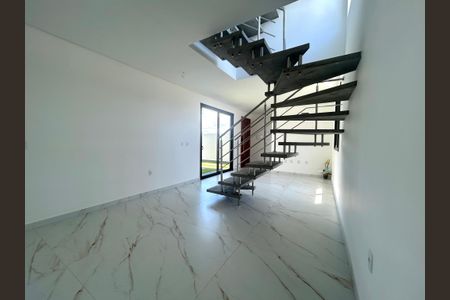 Sala de casa para alugar com 2 quartos, 132m² em Campeche, Florianópolis