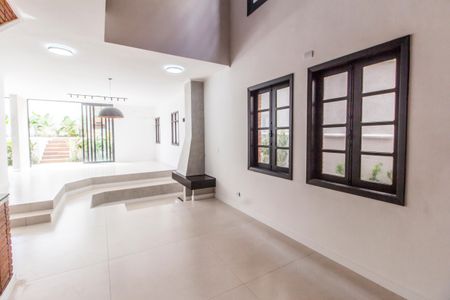 Sala de casa de condomínio à venda com 5 quartos, 360m² em Alphaville, Santana de Parnaíba