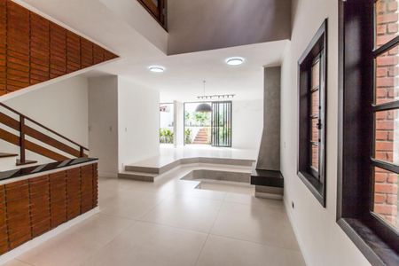 Sala de casa de condomínio à venda com 5 quartos, 360m² em Alphaville, Santana de Parnaíba