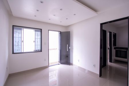 Sala de casa para alugar com 1 quarto, 125m² em Paraíso, São Gonçalo