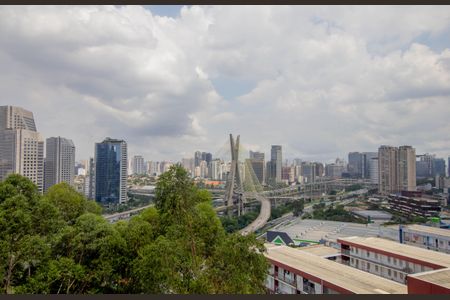 Vista de kitnet/studio para alugar com 1 quarto, 34m² em Real Parque, São Paulo