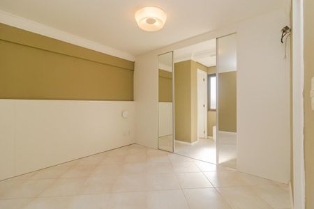 Quarto 1 de apartamento para alugar com 2 quartos, 350m² em Vila Assunção, Porto Alegre