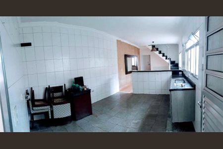 Casa à venda com 2 quartos, 118m² em Vila Carlos de Campos, São Paulo