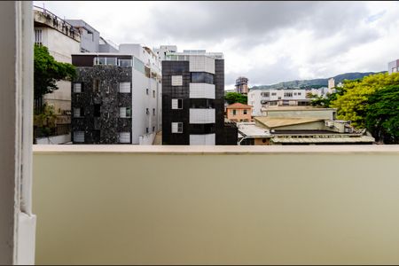 Varanda de apartamento para alugar com 3 quartos, 90m² em Cruzeiro, Belo Horizonte
