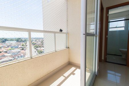 Sacada de apartamento para alugar com 2 quartos, 49m² em Uberaba, Curitiba
