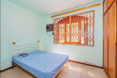 Quarto de casa à venda com 2 quartos, 146m² em Guarujá, Porto Alegre