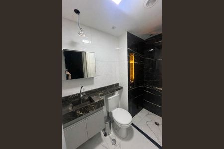 Banheiro de apartamento à venda com 2 quartos, 47m² em Jardim Miriam, São Paulo